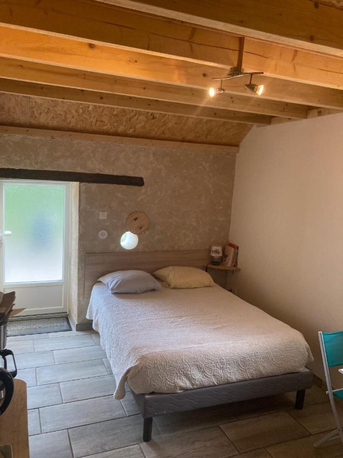 Le calme à la campagne Apartamento Besson Exterior foto