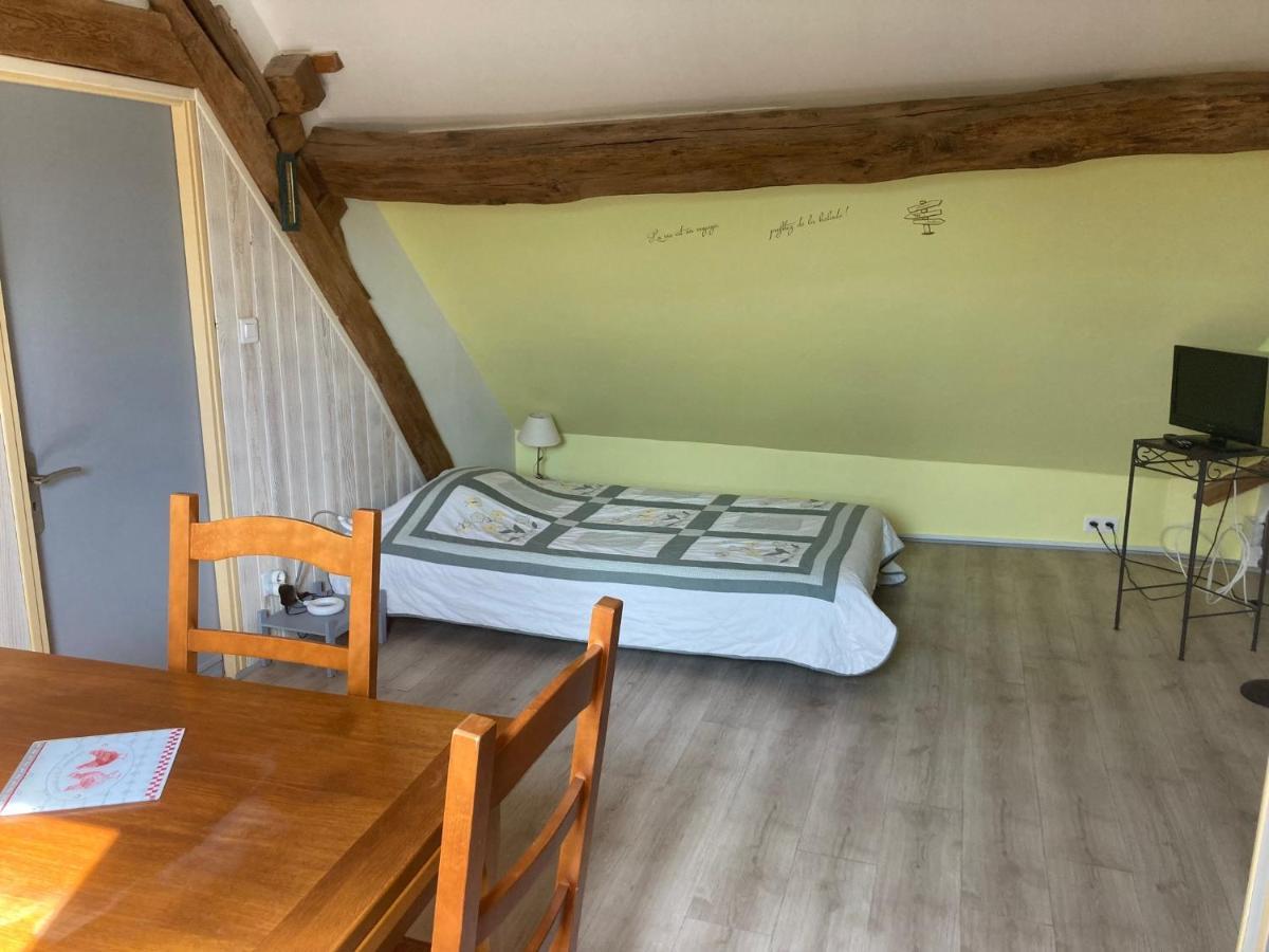 Le calme à la campagne Apartamento Besson Exterior foto